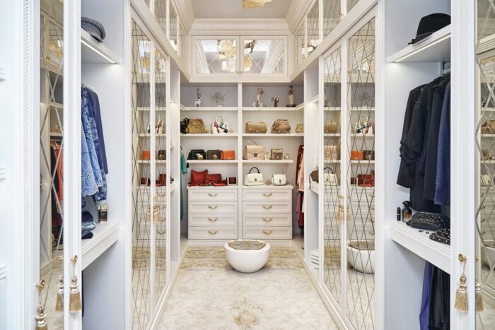 Moscow,,Russia,-,March,26,2020:,Luxury,Modern,Walk-in,Closet