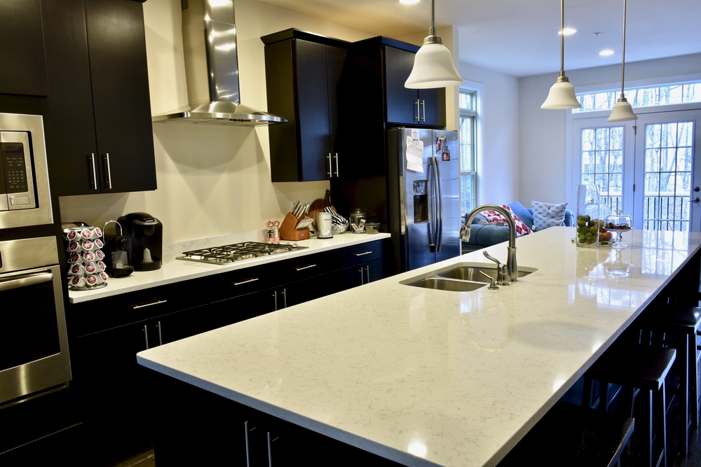 Modern,Home,Kitchen,Interior,With,Beautiful,Island